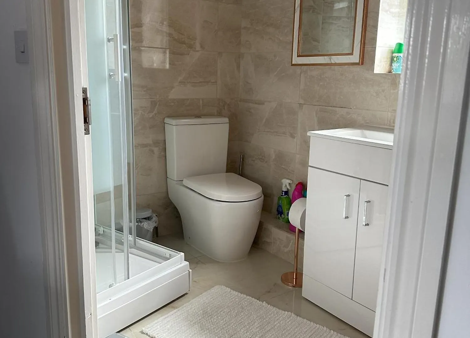 Lavish 3 Story House With Full Of Comfort Dagenham United Kingdom