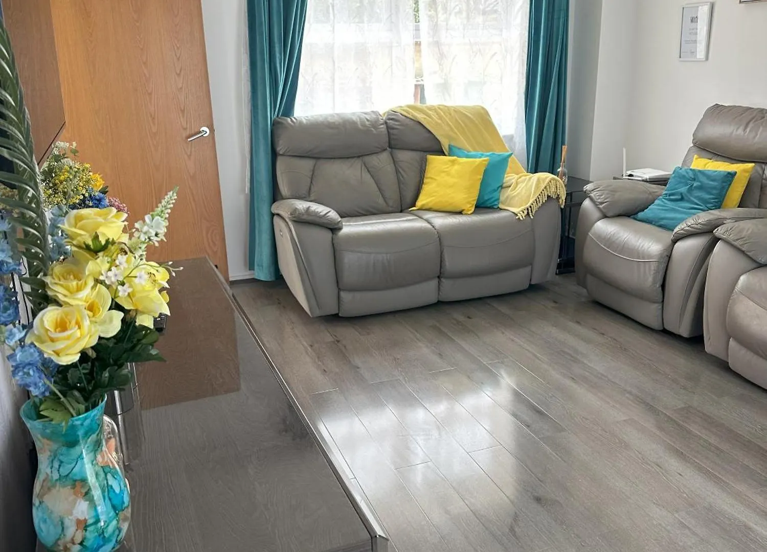 Lavish 3 Story House With Full Of Comfort Dagenham